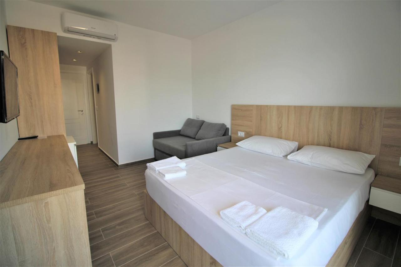 Hotel Ksamili エクステリア 写真