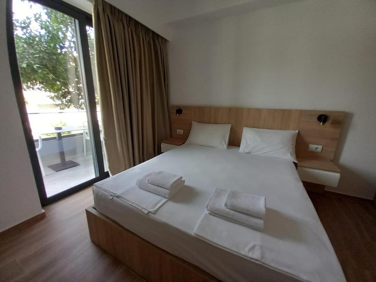 Hotel Ksamili エクステリア 写真