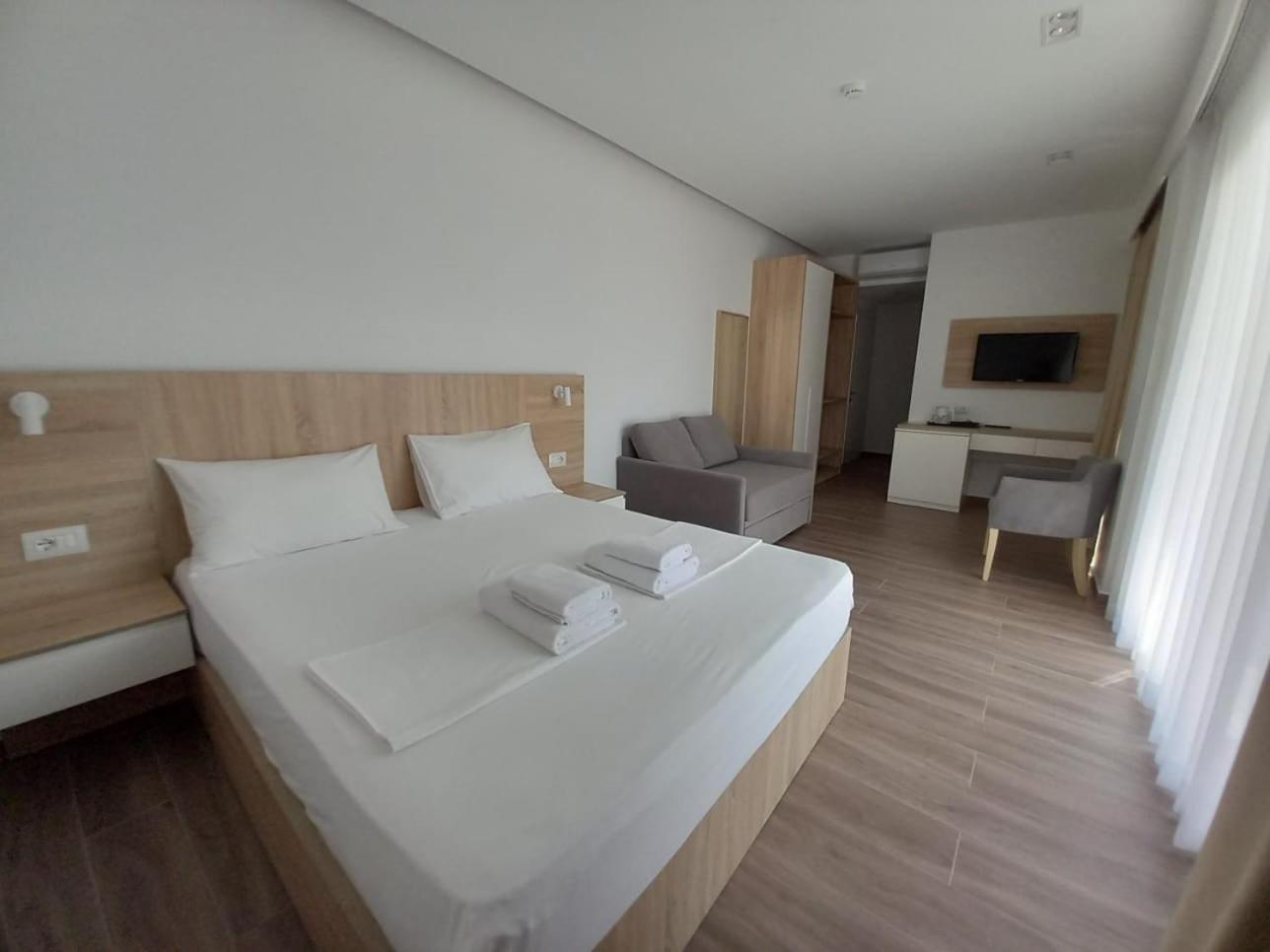 Hotel Ksamili エクステリア 写真