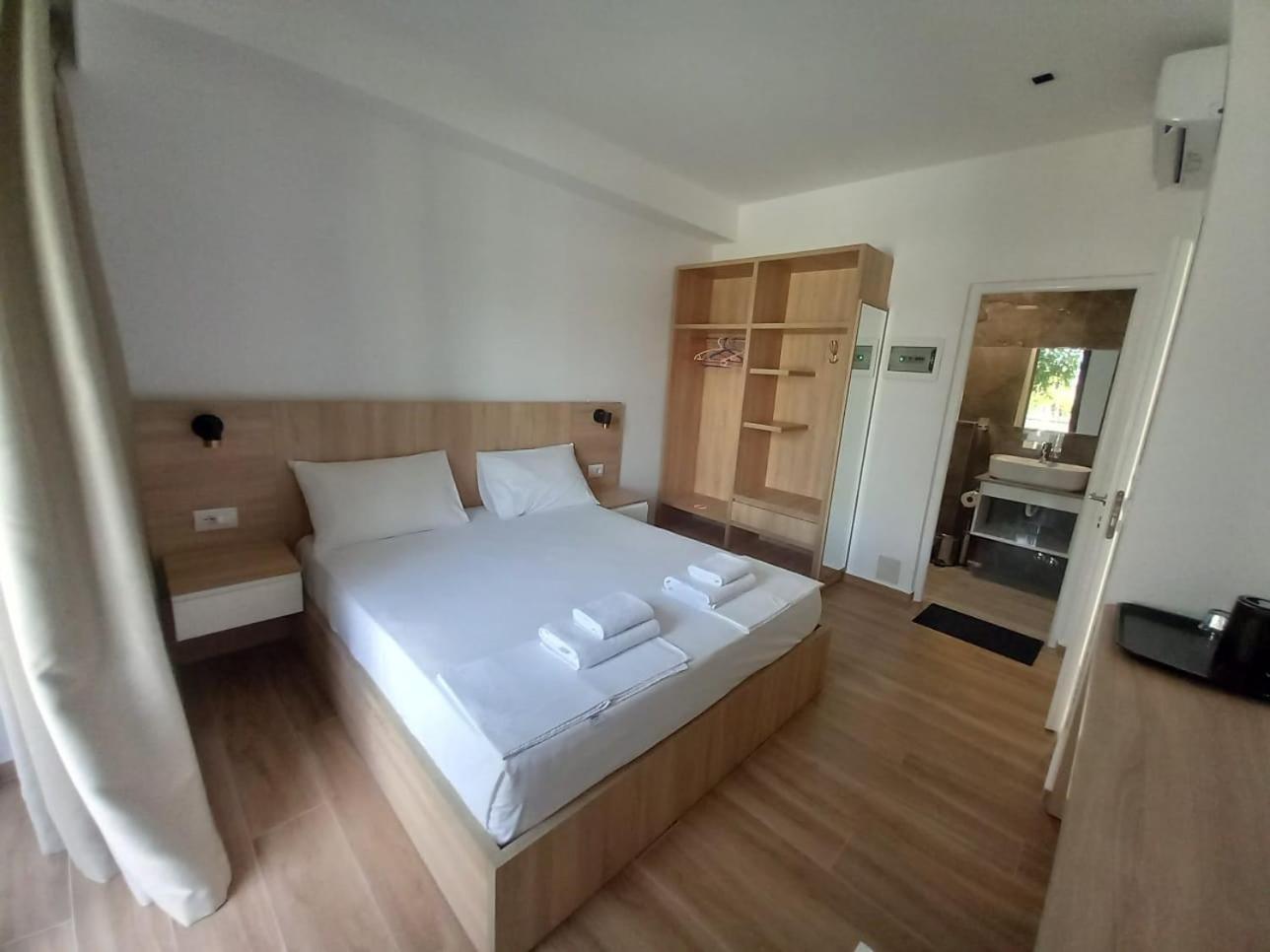 Hotel Ksamili エクステリア 写真